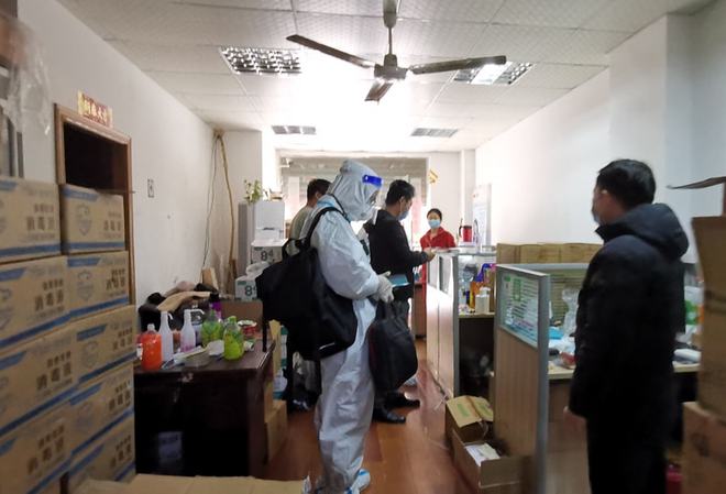 借疫漲價(jià)？大批藥商被曝光，消毒劑銷售亂象引深思